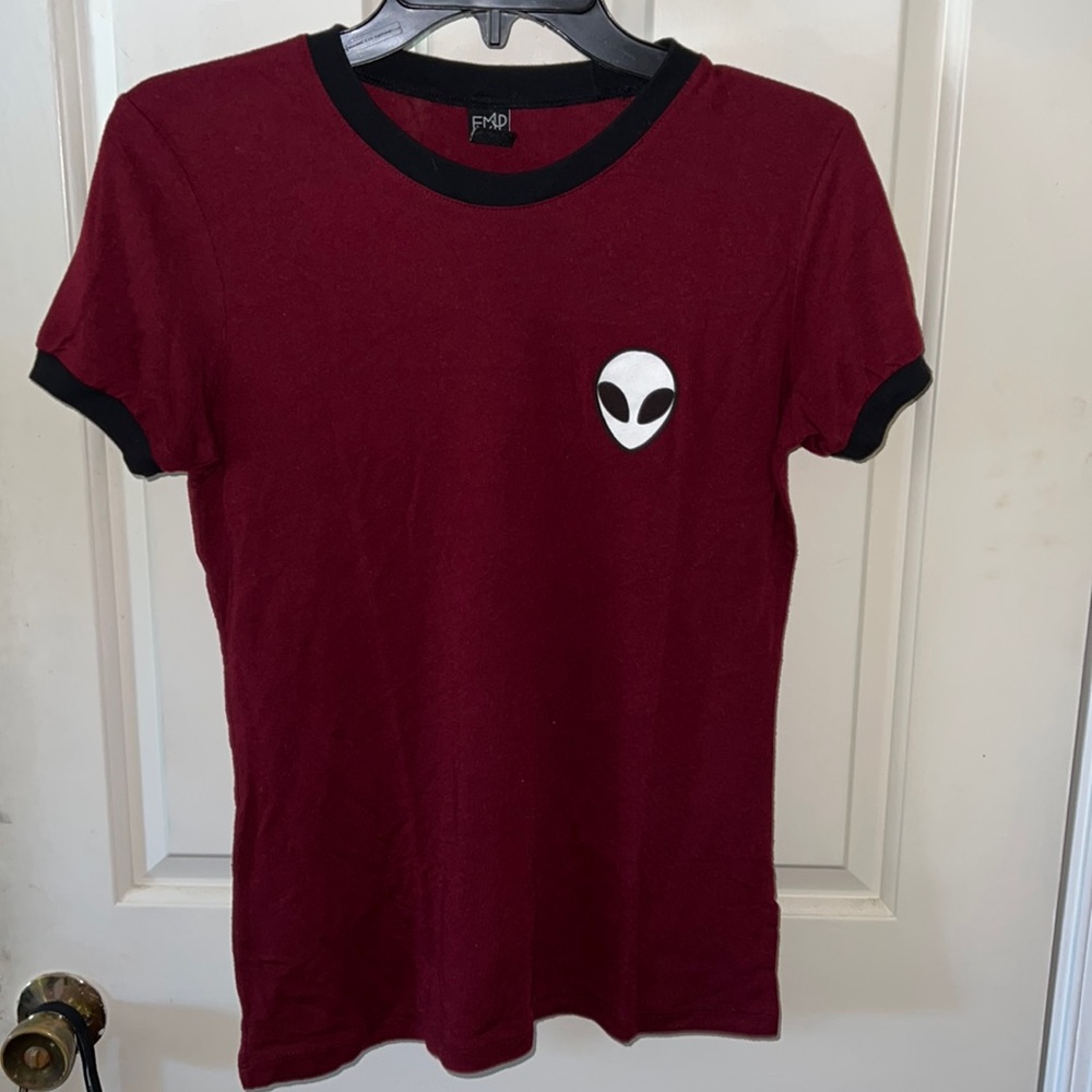 Alien tee
